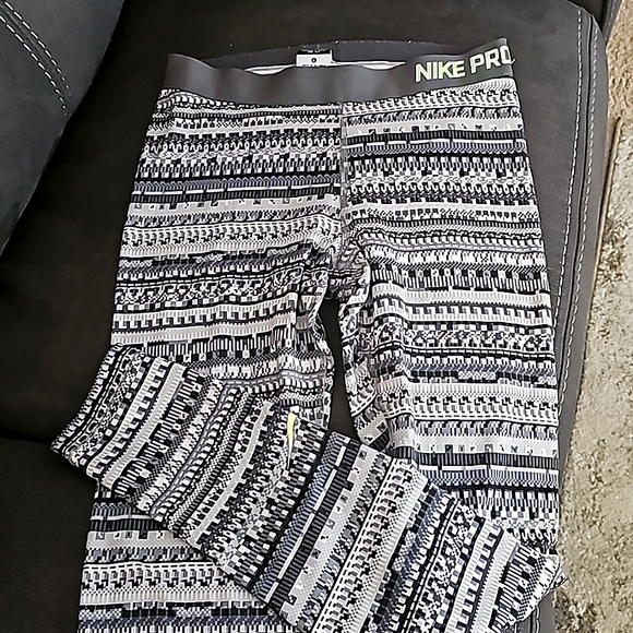 Nike Dri-Fit Leggings - Picture 1 of 7